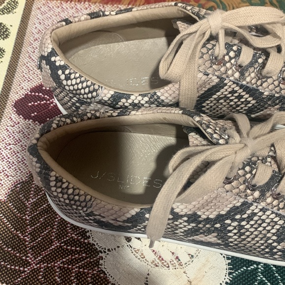 J/Slides snakeskin print low platform laced up sneakers Sz 8.5 M - Picture 5 of 12